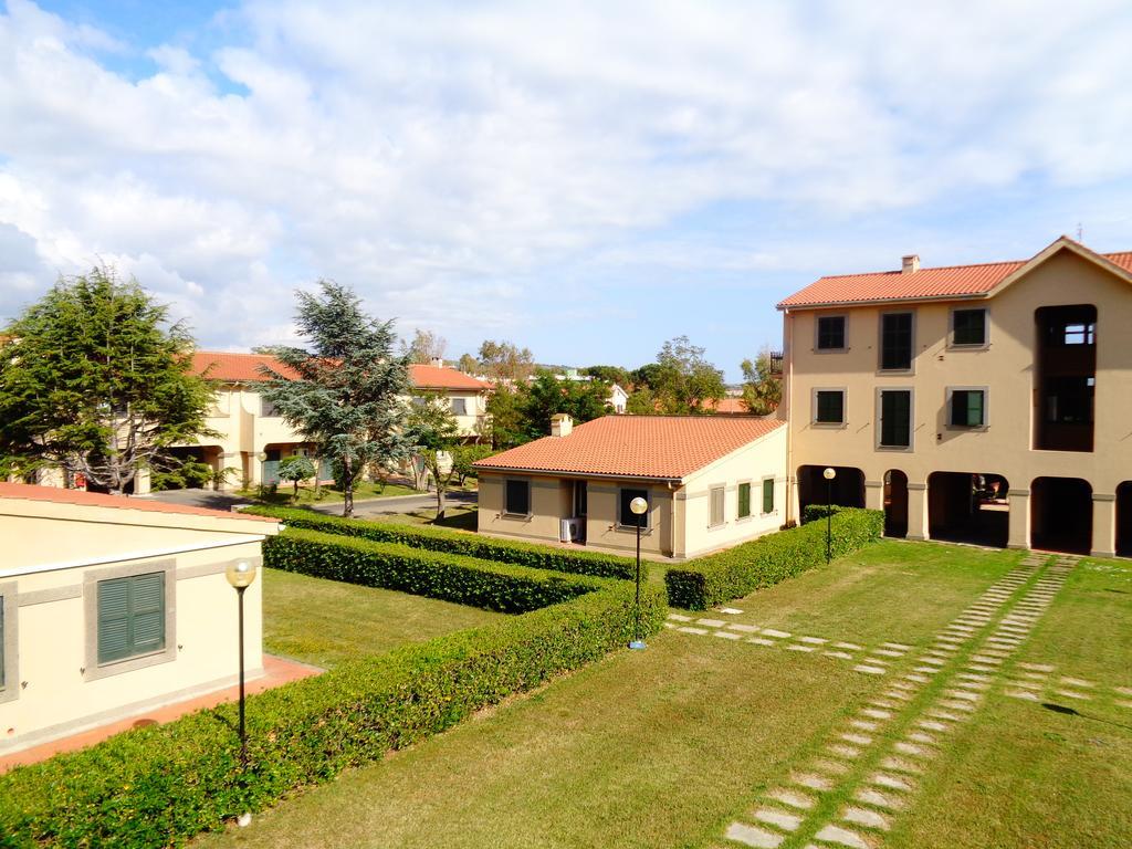 Hotel Baia Del Sole Civitavecchia Extérieur photo